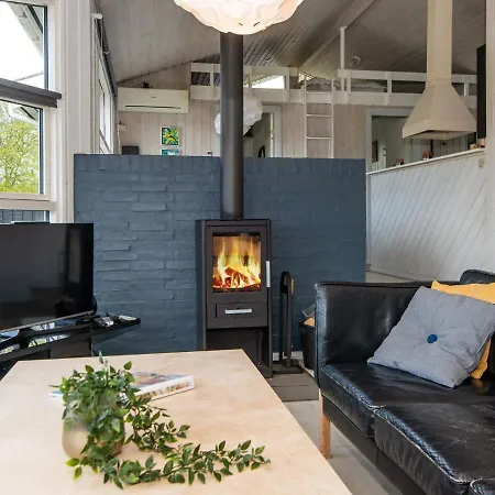 10 Person In Juelsminde