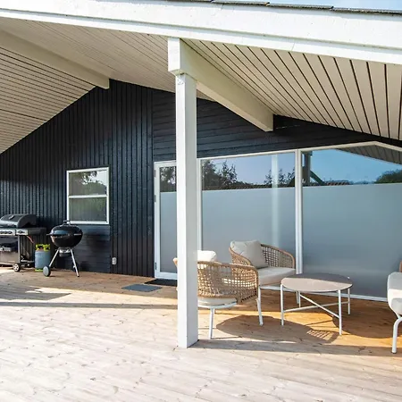 10 Person In Juelsminde Holiday home *