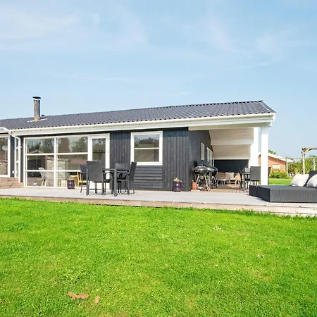 10 Person In Juelsminde
